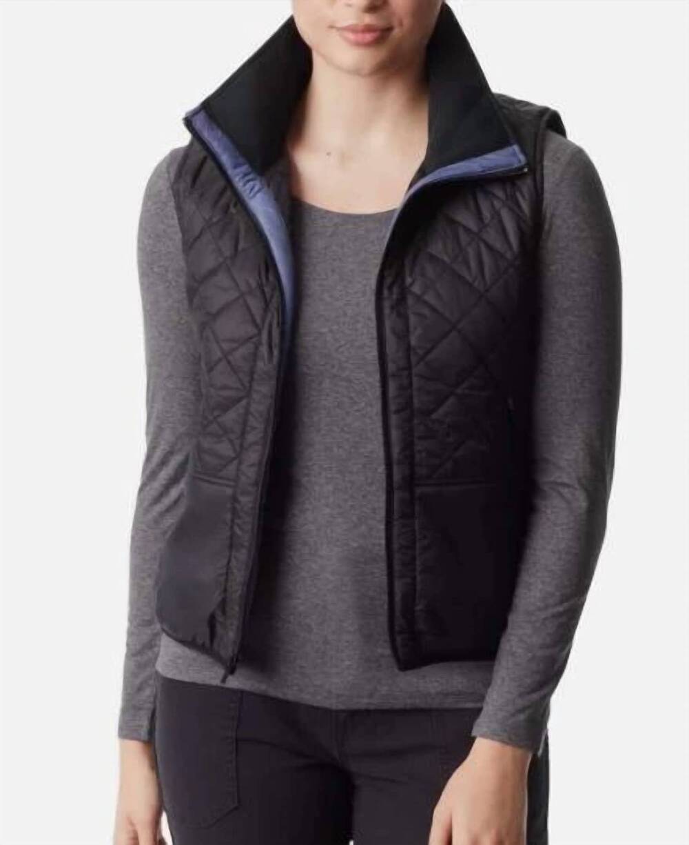 NEW BASS OUTDOOR women's quilted zip-front sleeveless vest in black